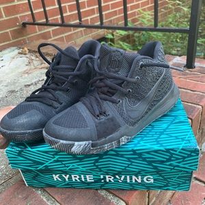 I am selling Kyrie 3